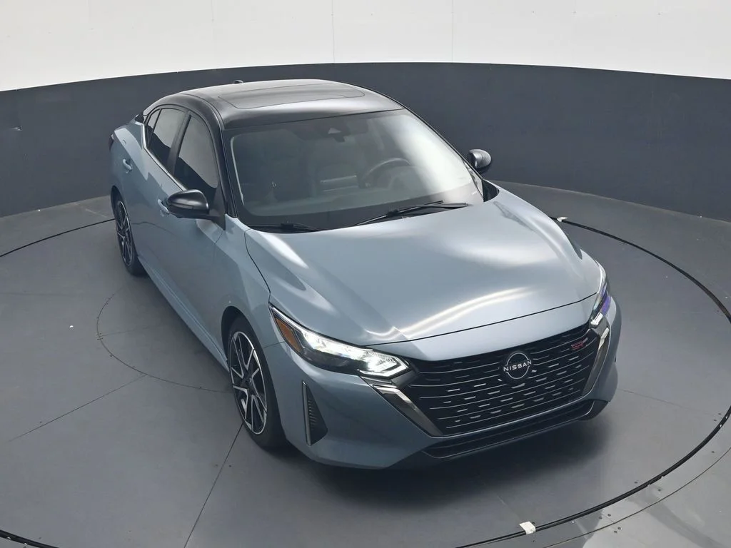 Used 2025 Gray Nissan SR image 35
