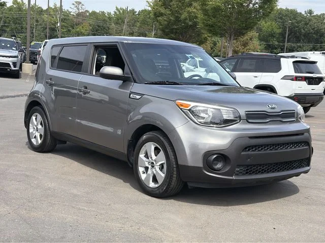 Used 2017 Gray Kia Base image 15