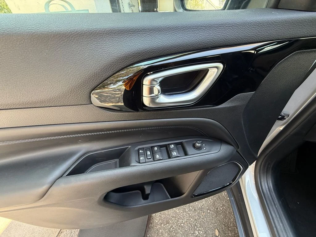 New 2026 Silver Jeep Latitude image 11
