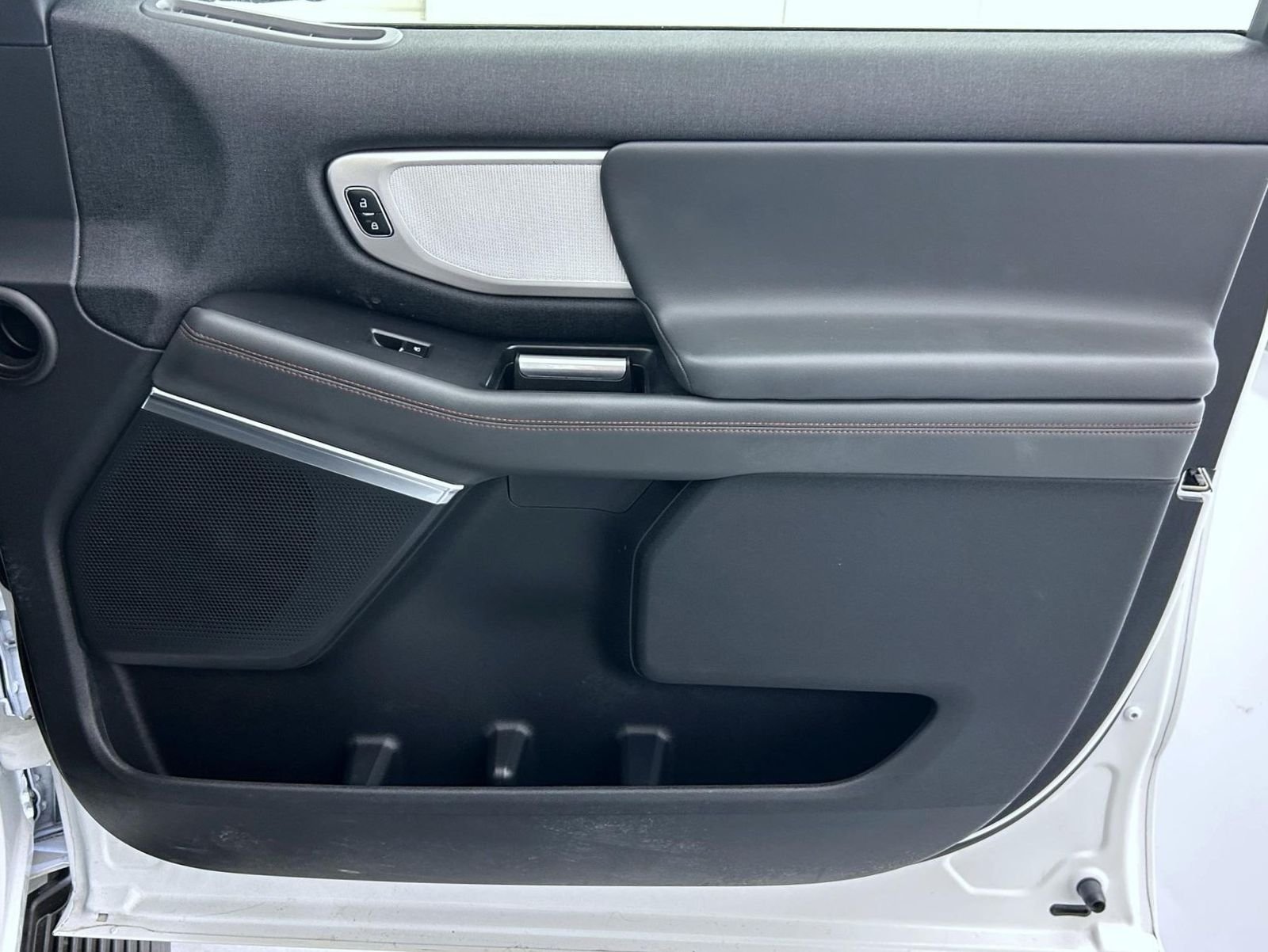 Used 2025 White Ford Active image 16