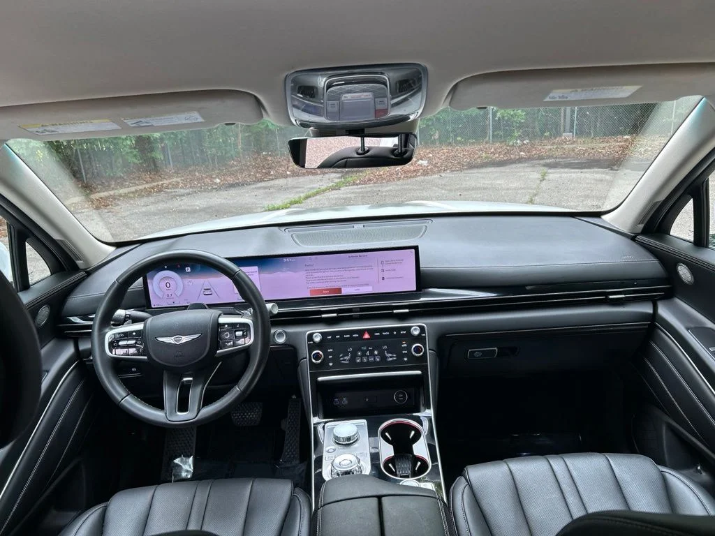 Used 2025 White Genesis 2.5T image 29