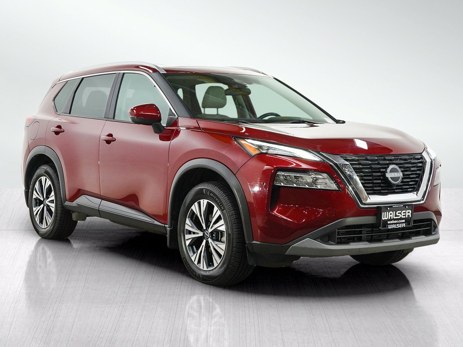 Used 2023  Nissan SV image 7