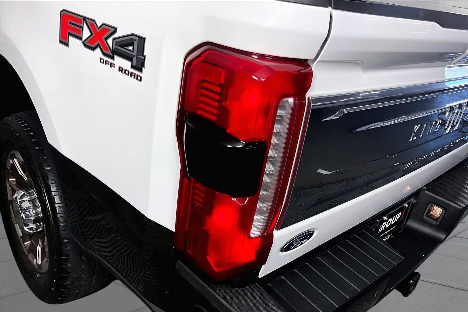 Used 2025 Star White Metallic Tri-Coat/Darkened Bronze Ford King Ranch image 27