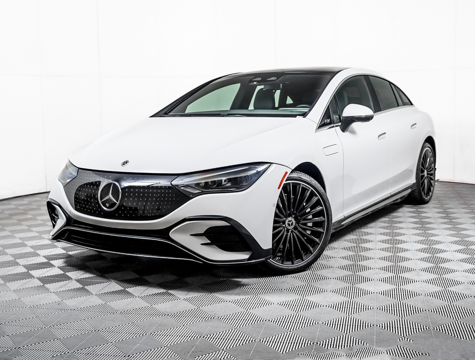 2023 Mercedes-Benz EQE EQE 350+'s photo