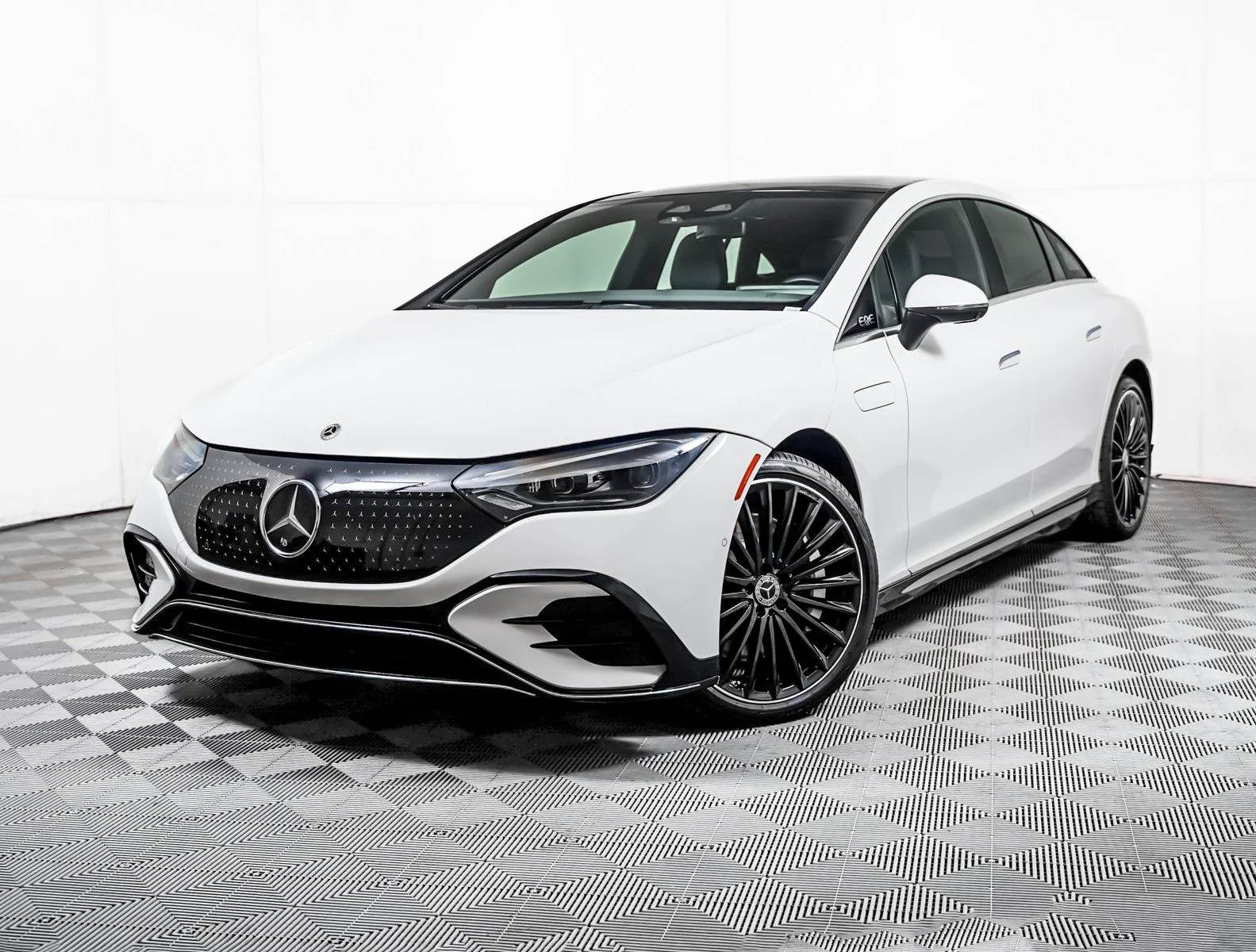 2023 Mercedes-Benz EQE EQE 350+'s photo