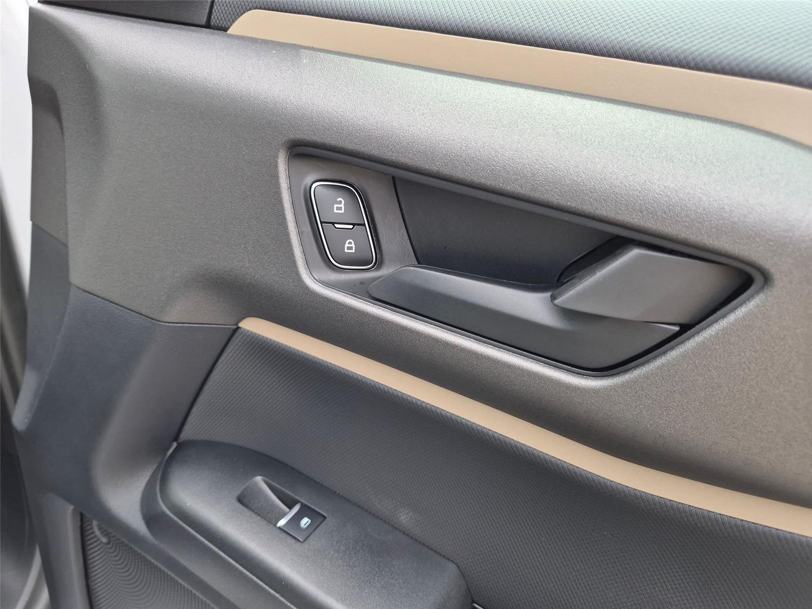 Used 2025 Oxford White Ford Big Bend image 28