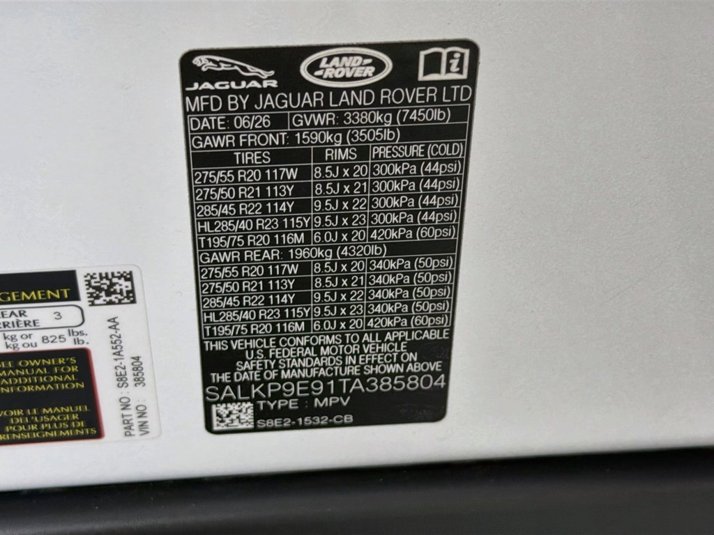 New 2026 Fuji White Land Rover SE image 34