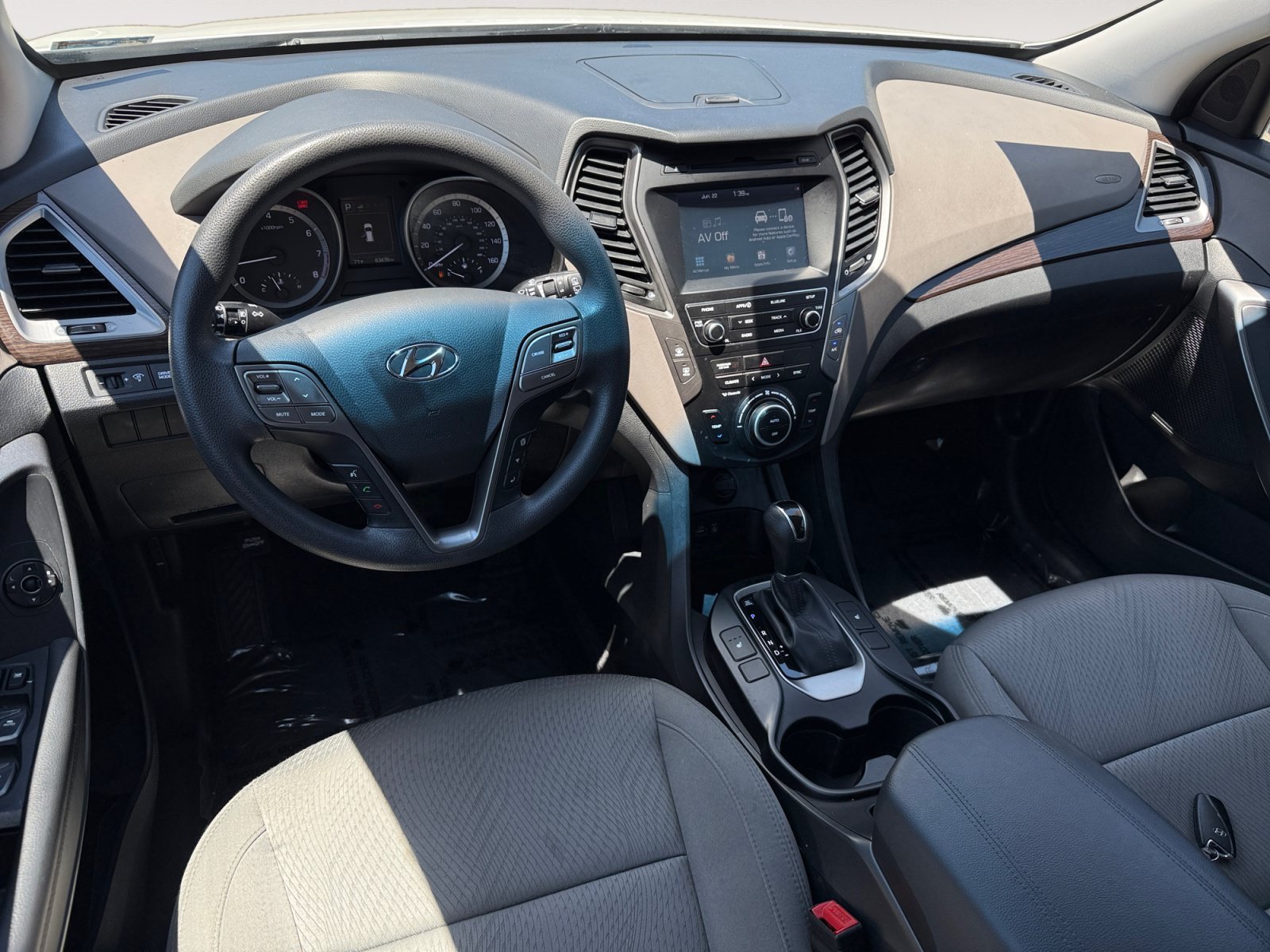 Used 2017 Frost White Hyundai 2.4 Base image 15