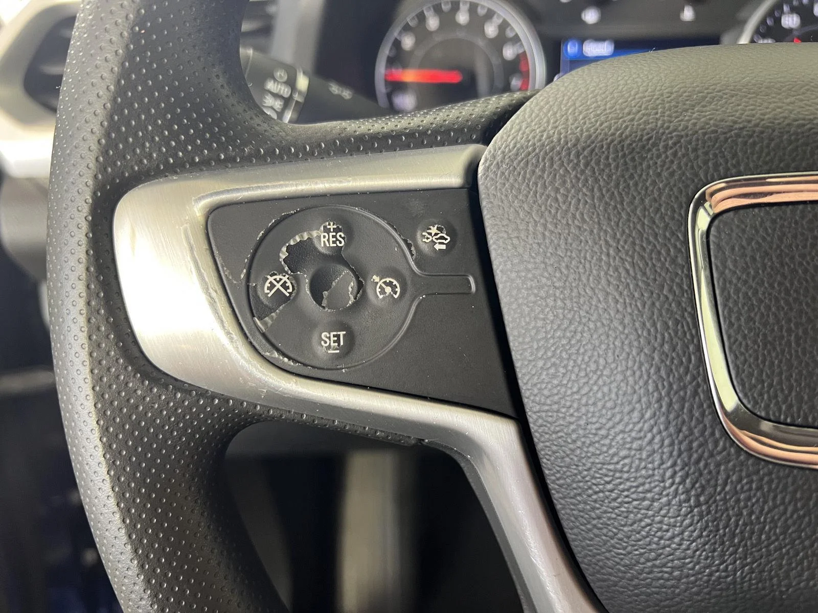 Used 2023 Ultra Blue Metallic GMC SLE image 9