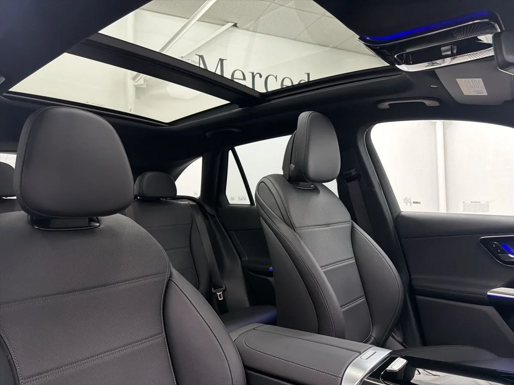 Used 2026 Black Mercedes-Benz GLC 300 image 28