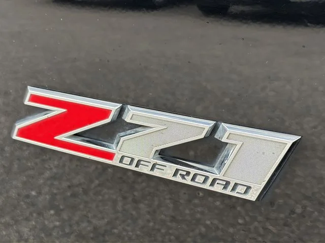 Used 2018 Black Chevrolet Z71 image 35