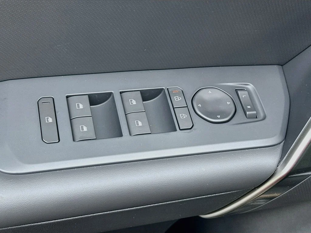 New 2027 Terrain Brown / Black Roof Kia X-Line image 17