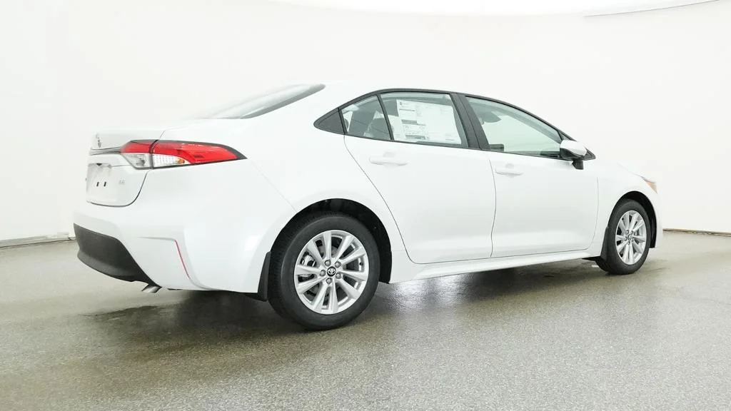 New 2027 Wind Chill Pearl Toyota LE image 17
