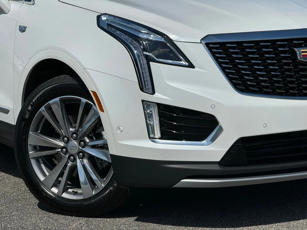 Used 2025 White Cadillac Premium Luxury image 3