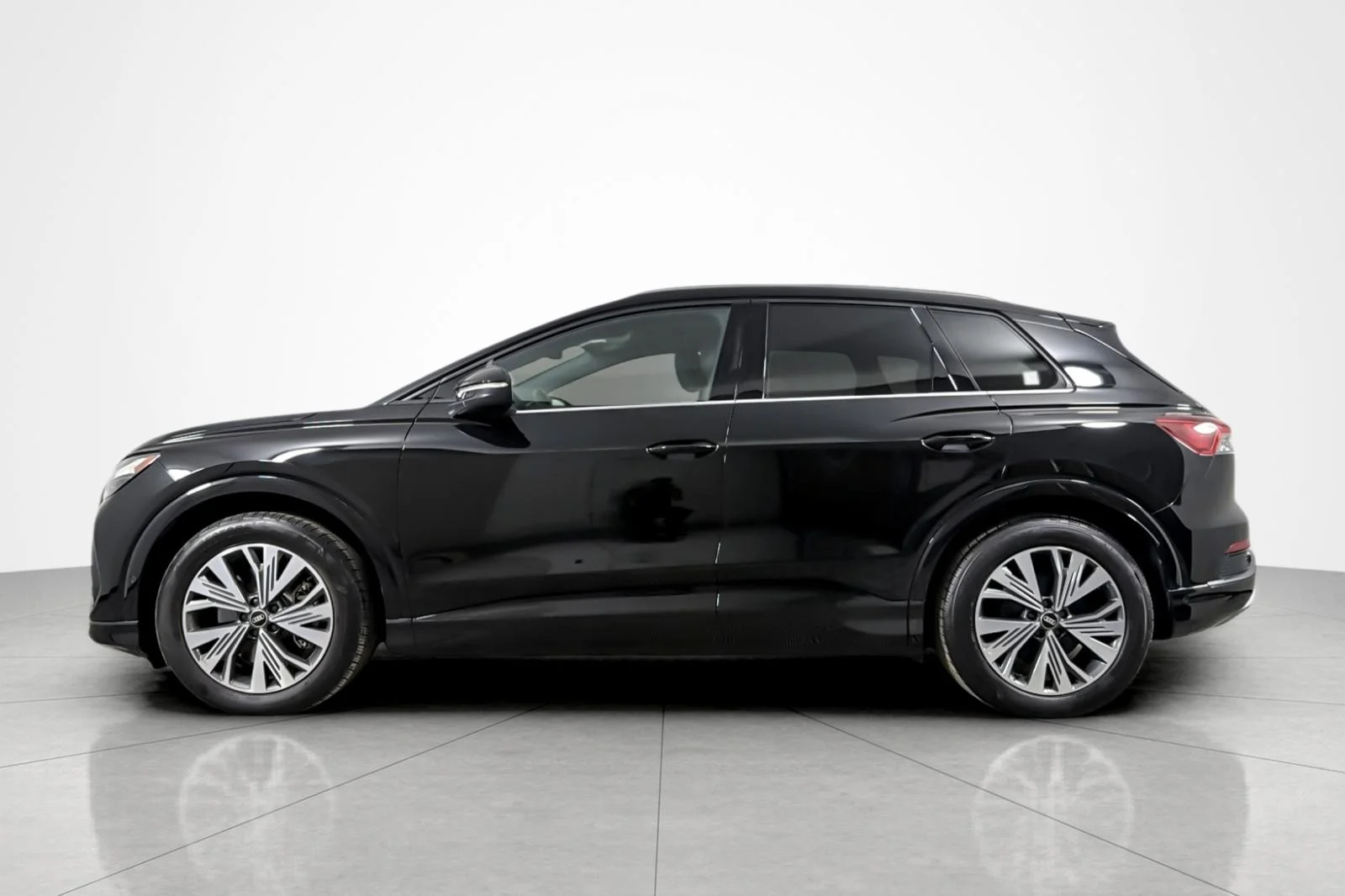 Used 2023 Mythos Black Metallic Audi Premium Plus 40 RWD image 2