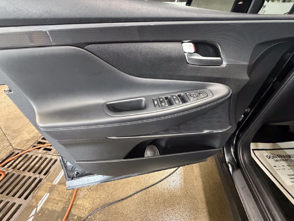 Used 2022 Black Hyundai SEL image 10