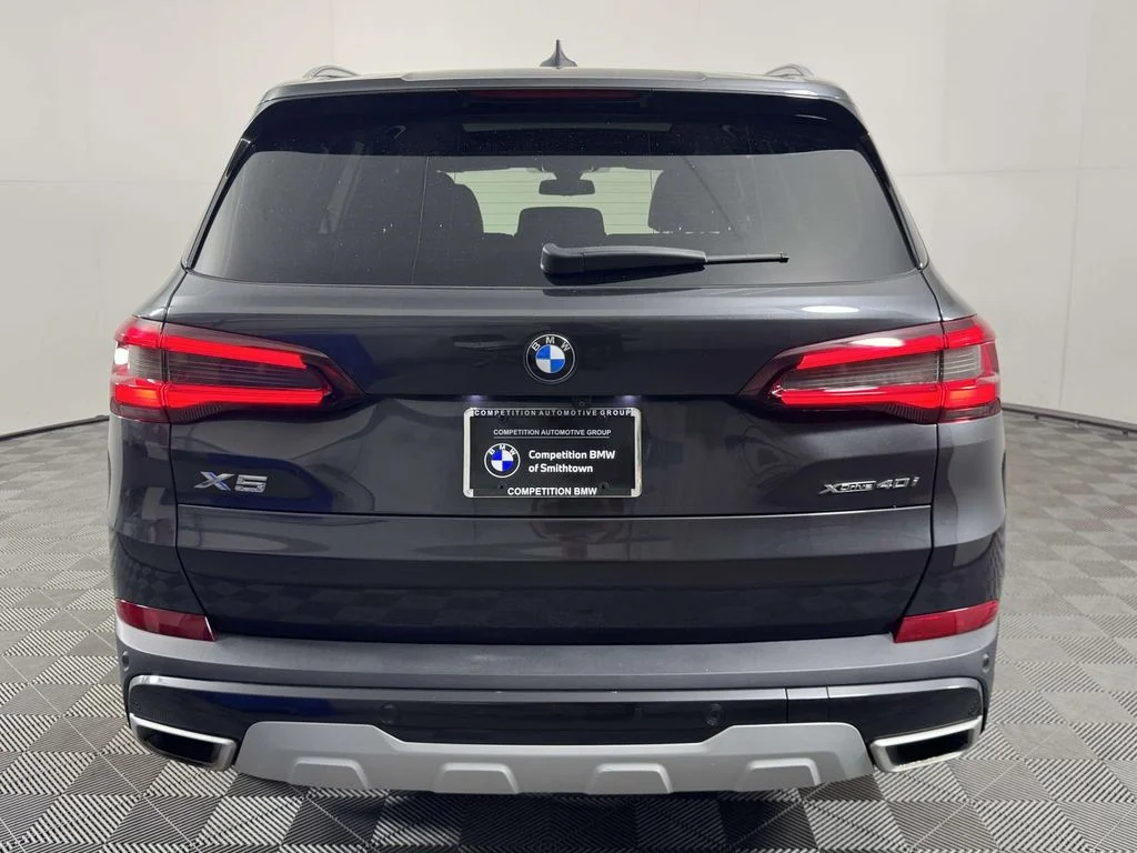 Certified Used 2022 Gray BMW xDrive40i image 9