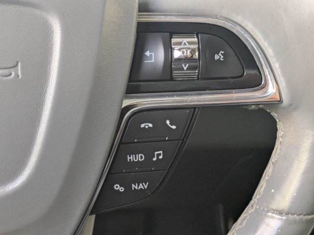 Used 2018 Black Lincoln Reserve image 28
