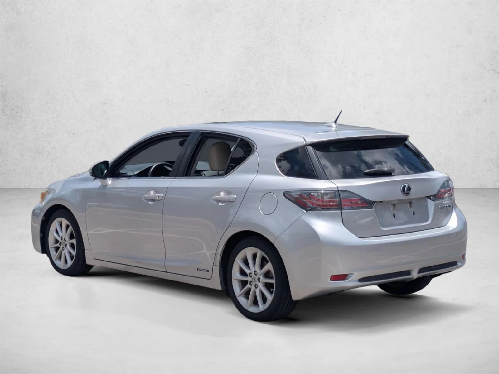 Used 2013 Silver Lining Metallic Lexus Hybrid image 7