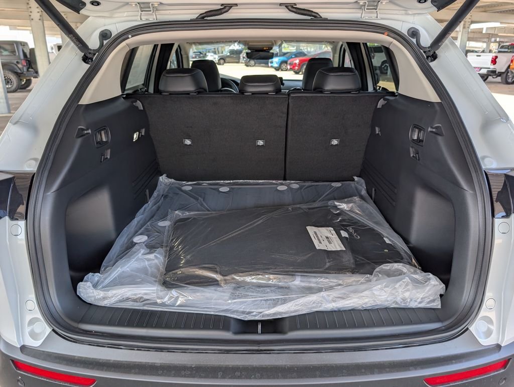 New 2026 Wind Chill Pearl Mazda 2.5 S Preferred AWD image 27