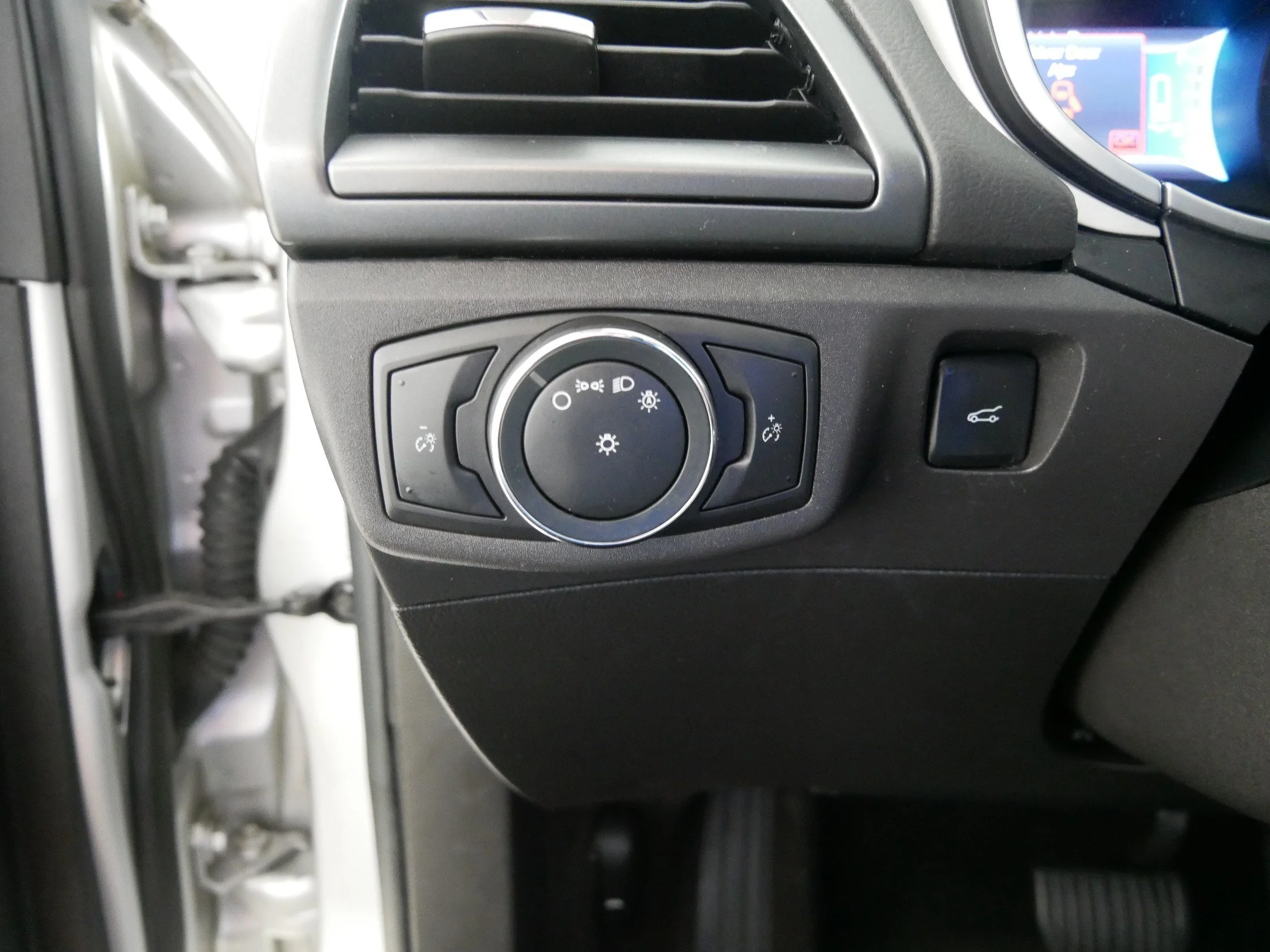 Used 2014 Ingot Silver Metallic Ford S Hybrid image 26