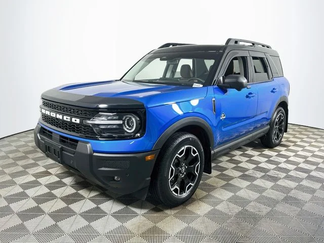 Certified Used 2025 Blue Ford Outer Banks image 7