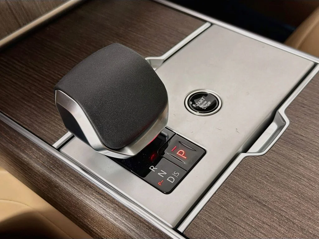 New 2026 Fuji White Land Rover SE image 17