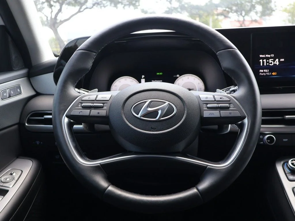 Used 2024 White Hyundai SEL image 41