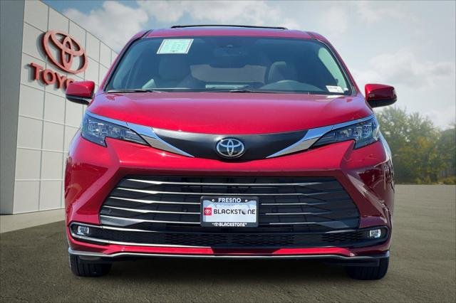 Certified Used 2026 RUBY FLARE PEARL Toyota  image 8