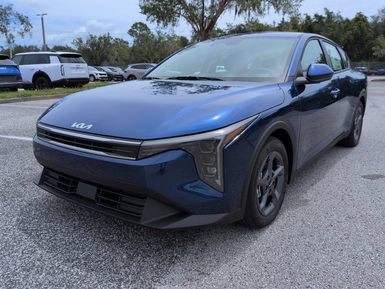 New 2026 Deep Sea Blue Kia LXS image 9