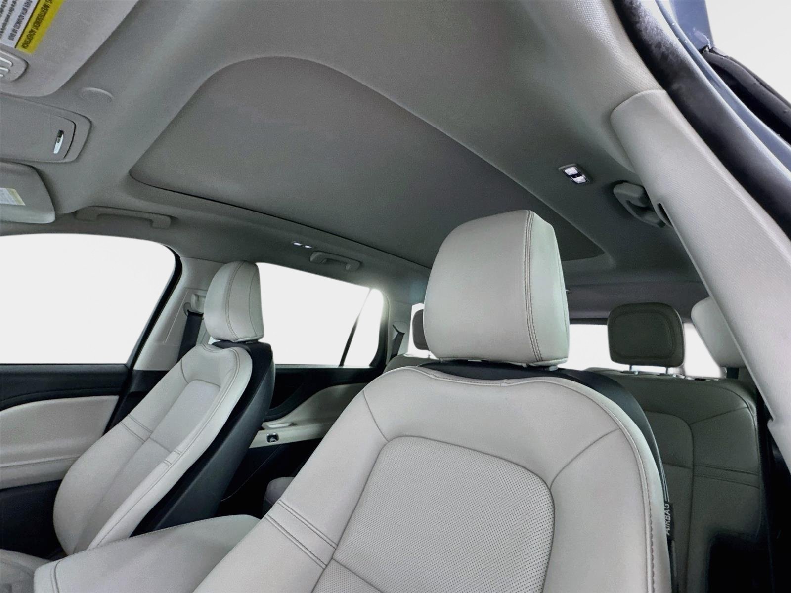 Used 2025 Blue Metallic Lincoln Premiere image 14
