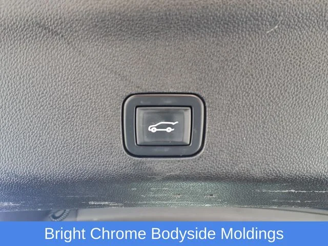 Used 2021 Gray GMC SLT image 32