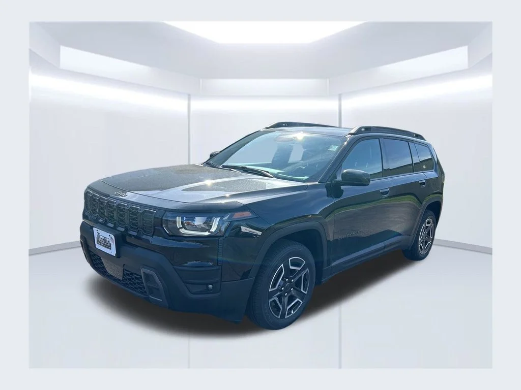 New 2026 Diamond Black Crystal Pearl-Coat Exterior Paint Jeep Limited image 1