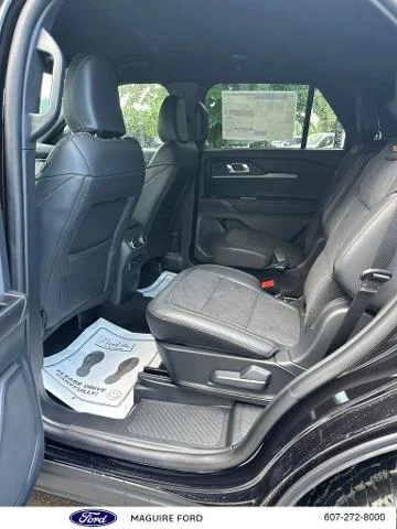 New 2026 Agate Black Metallic Ford Tremor® image 26