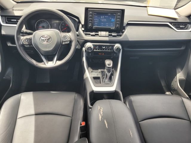 Used 2022 Silver Toyota XLE Premium image 16