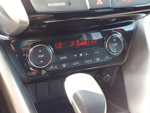 Used 2024  Mitsubishi SE image 8