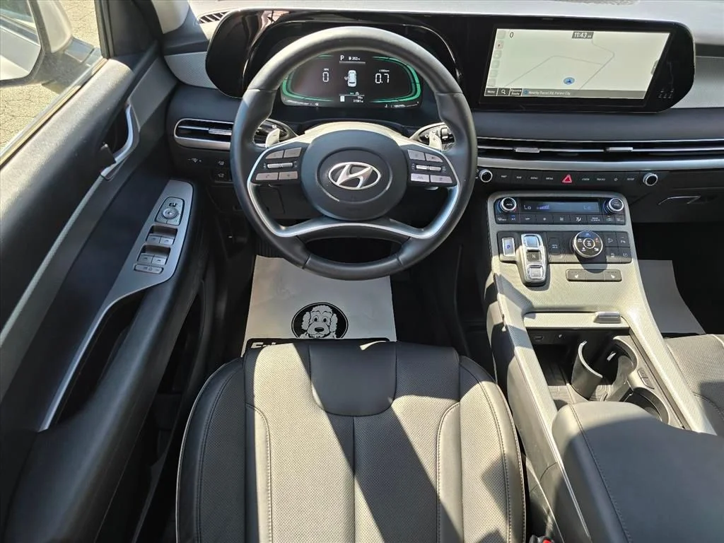 Used 2025 Silver Hyundai SEL image 3