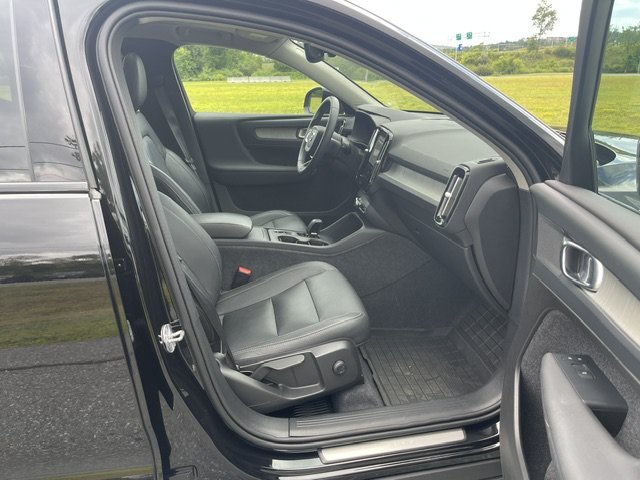 Used 2024 Black Volvo  image 11