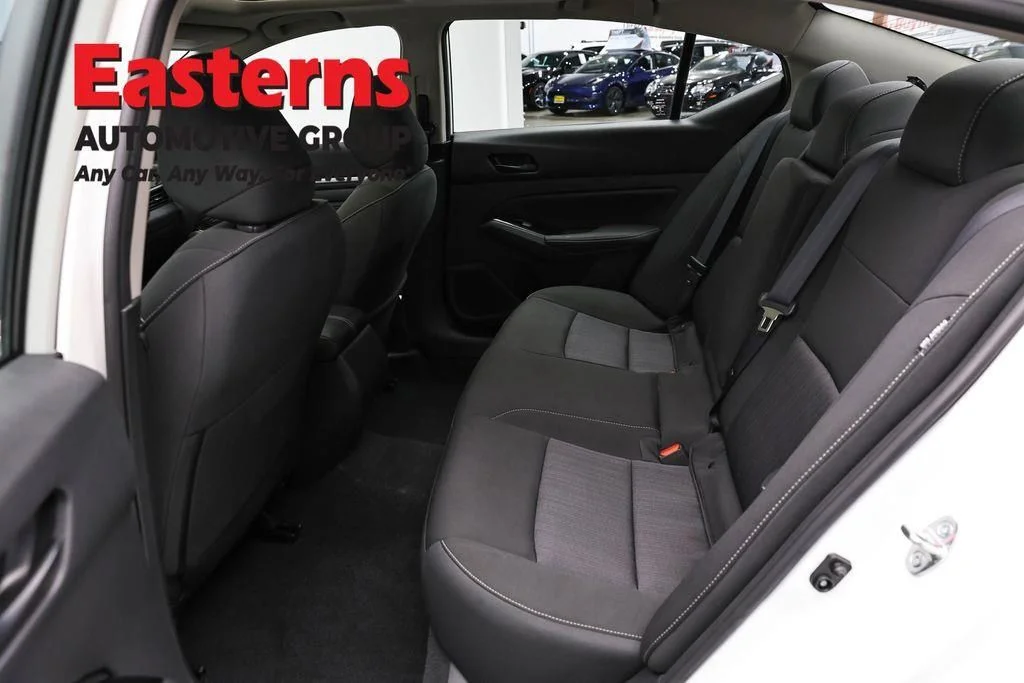 Used 2023 White Nissan 2.5 SV image 23
