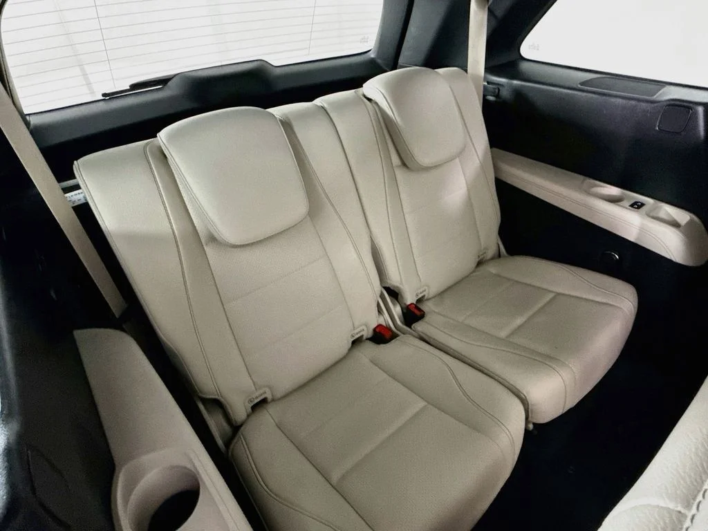Used 2025 White Mercedes-Benz GLS 450 image 28