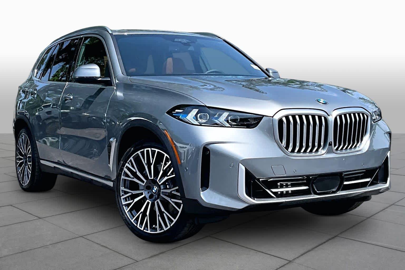 New 2026 Skyscraper Grey Metallic BMW xDrive40i image 2