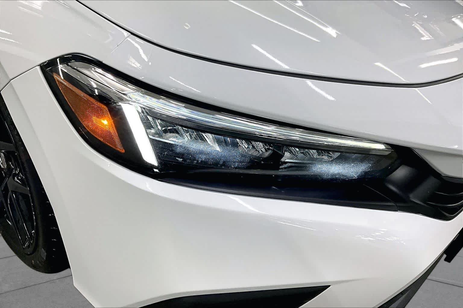 Used 2024 Platinum White Pearl Honda Sport image 28