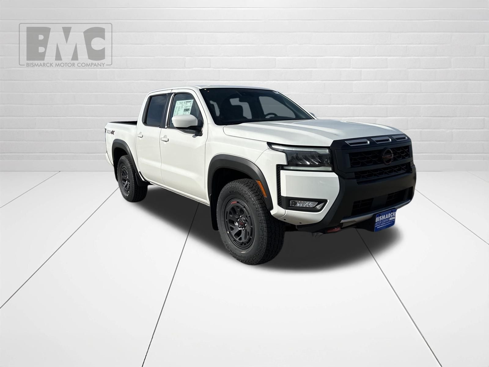 New 2026 White Nissan PRO-4X image 2