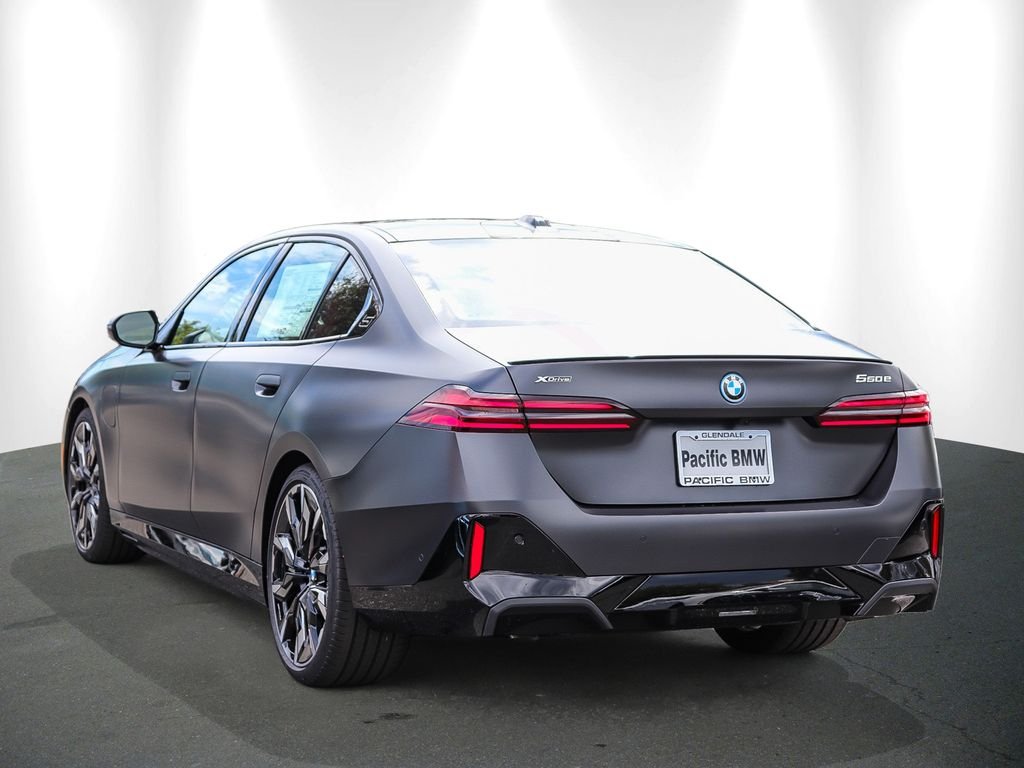 New 2027 Frozen Deep Grey BMW 550e xDrive image 4