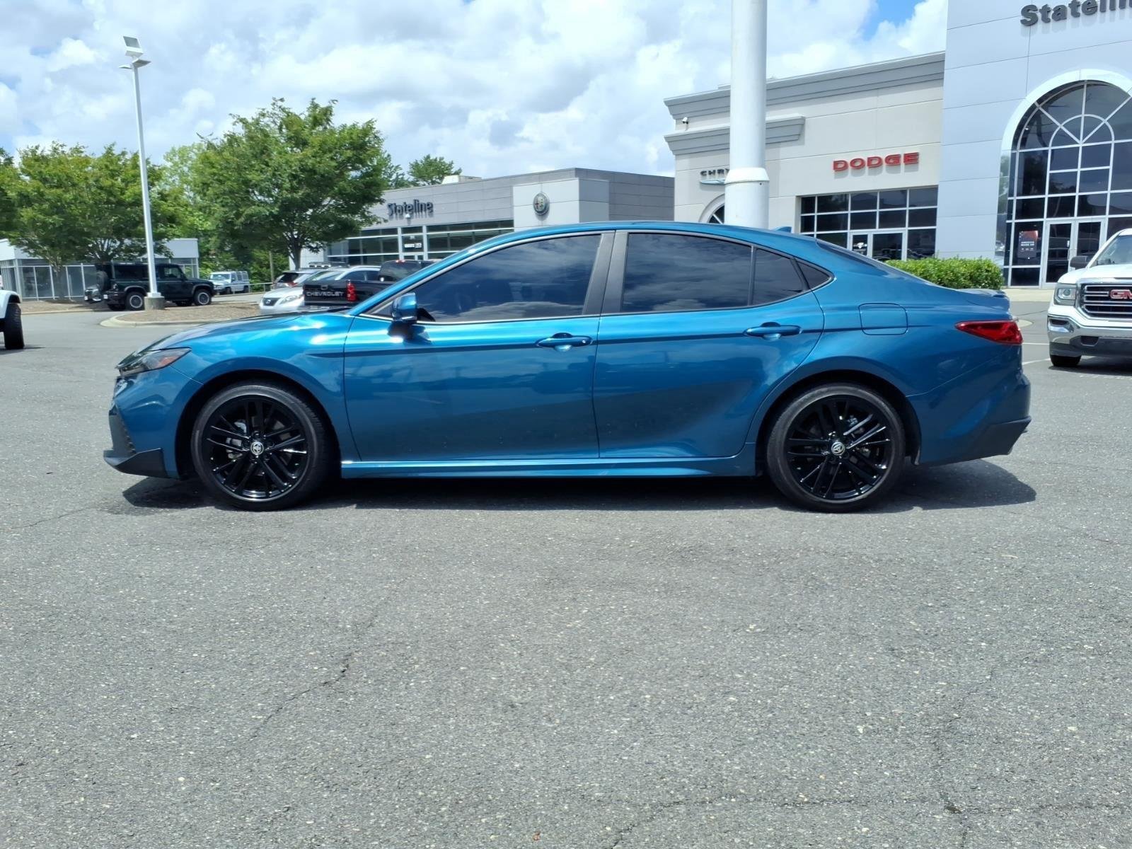 Used 2025 Ocean Gem Toyota SE image 3