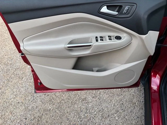 Used 2018 Red Ford SE image 18