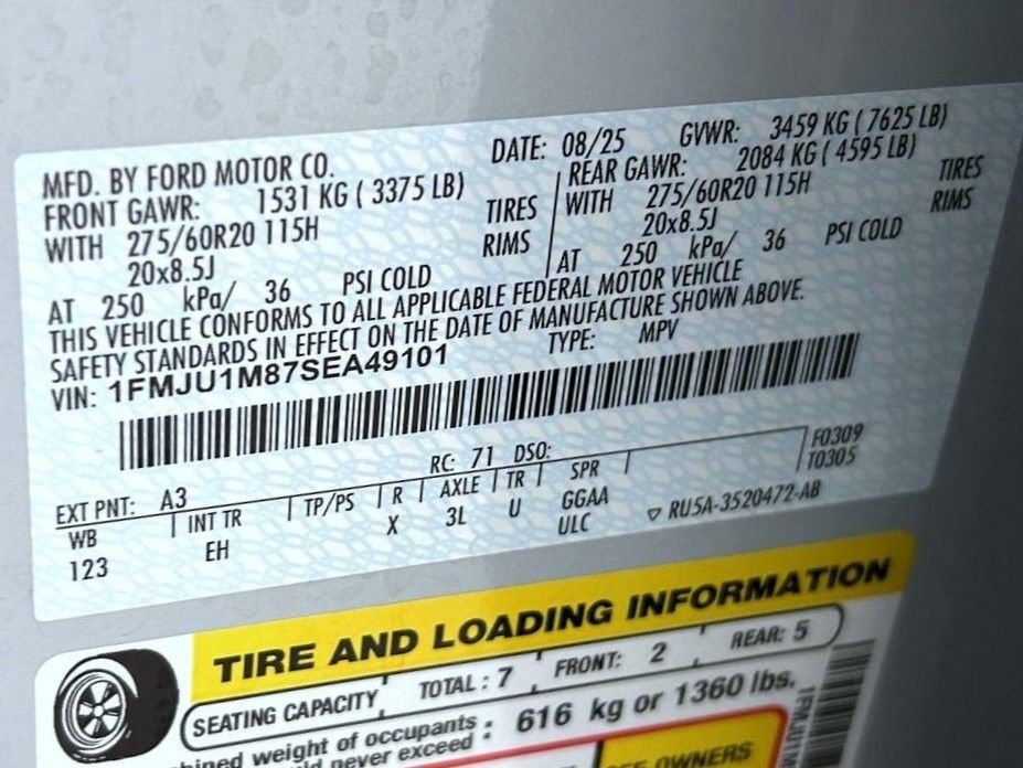 Used 2025 Silver Metallic Ford Platinum image 31