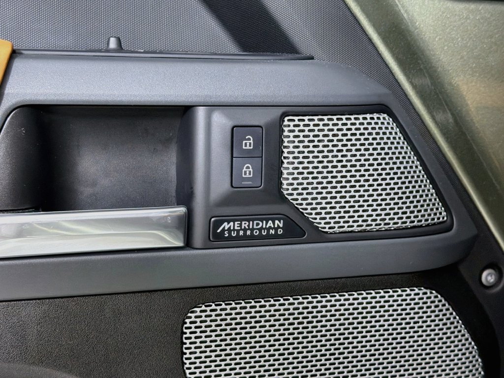 Certified Used 2023 Green Land Rover X-Dynamic SE image 19