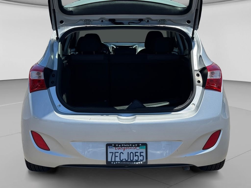Used 2014 Shimmering Silver Hyundai Base image 23