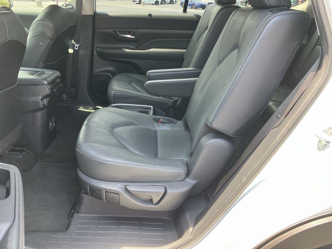 Used 2024 White (Wind Chill Pearl) Toyota Platinum AWD image 27